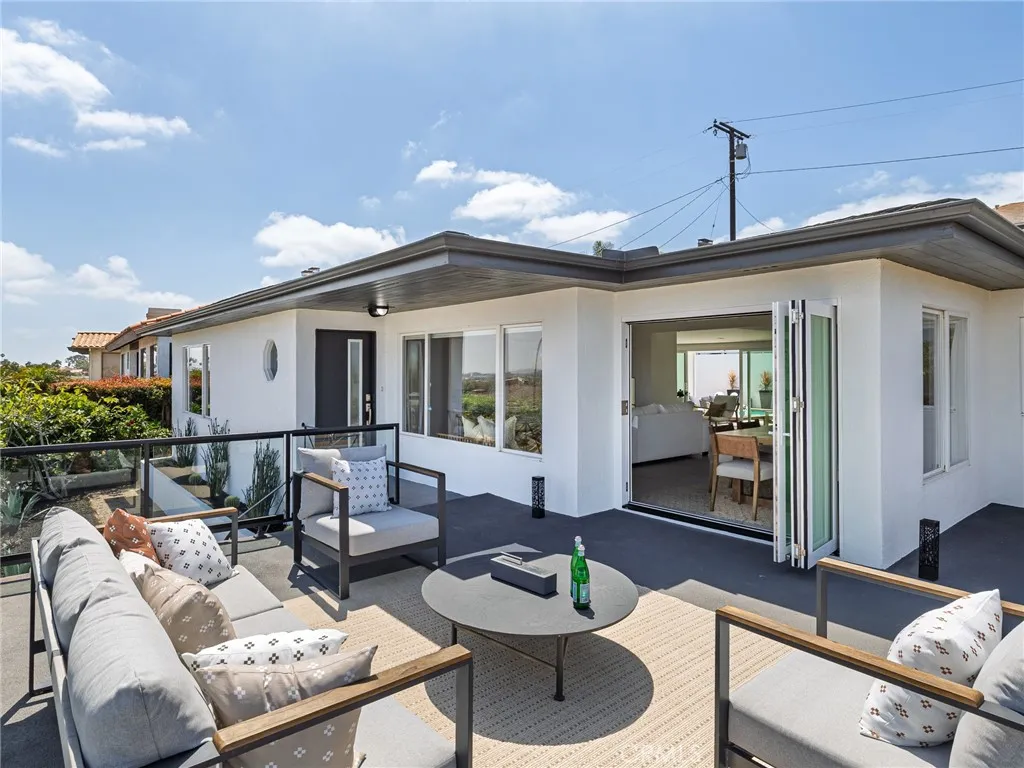 320 Calle Mayor, Redondo Beach, California 90277 home-pic-57