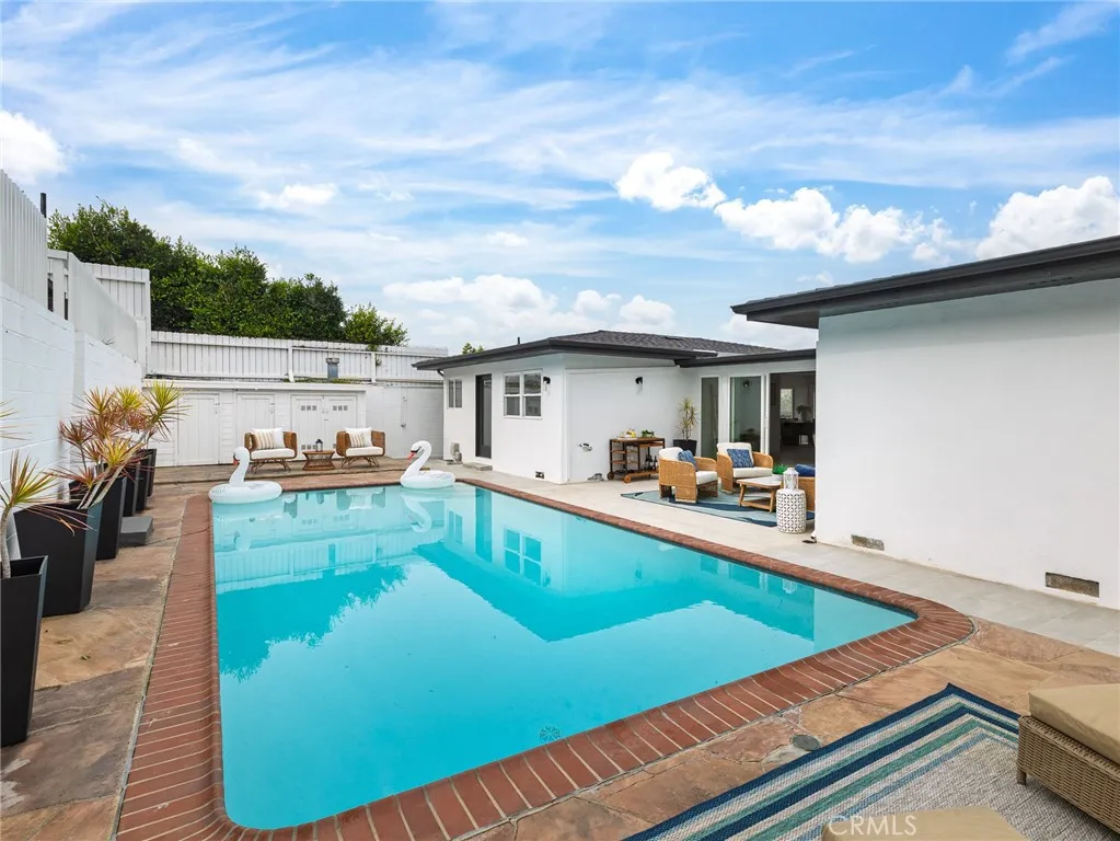 320 Calle Mayor, Redondo Beach, California 90277 home-pic-68