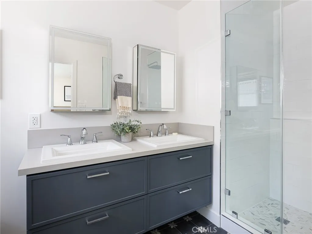 320 Calle Mayor, Redondo Beach, California 90277 home-pic-24