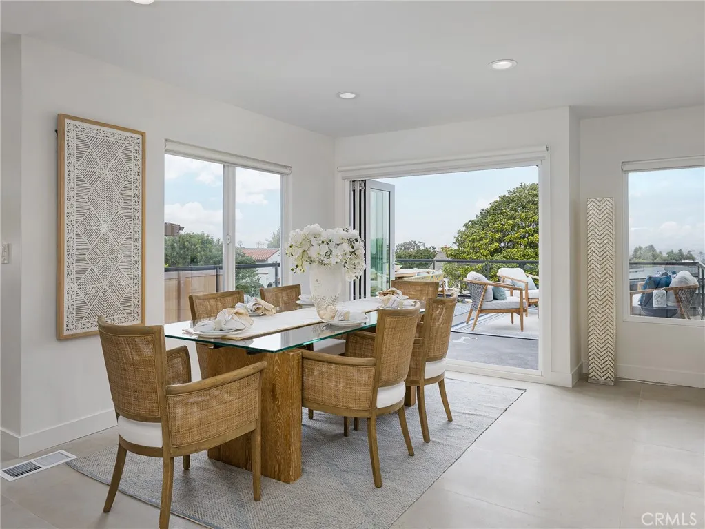 320 Calle Mayor, Redondo Beach, California 90277 home-pic-12