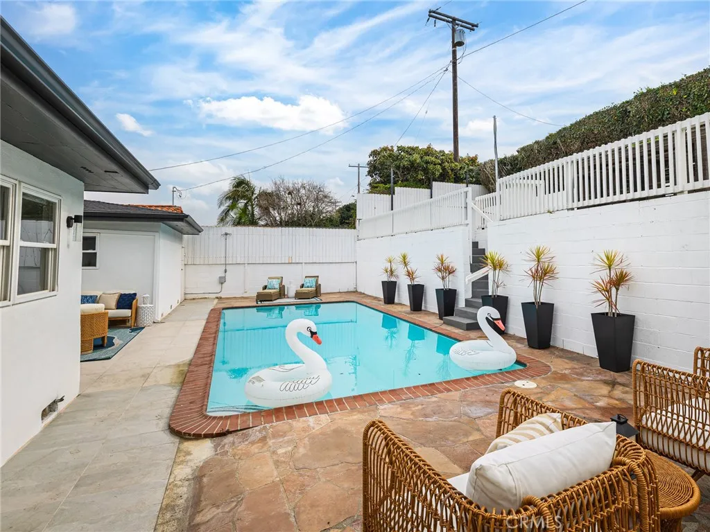320 Calle Mayor, Redondo Beach, California 90277 home-pic-65