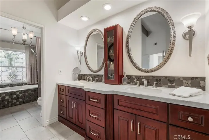 Primary - Ensuite