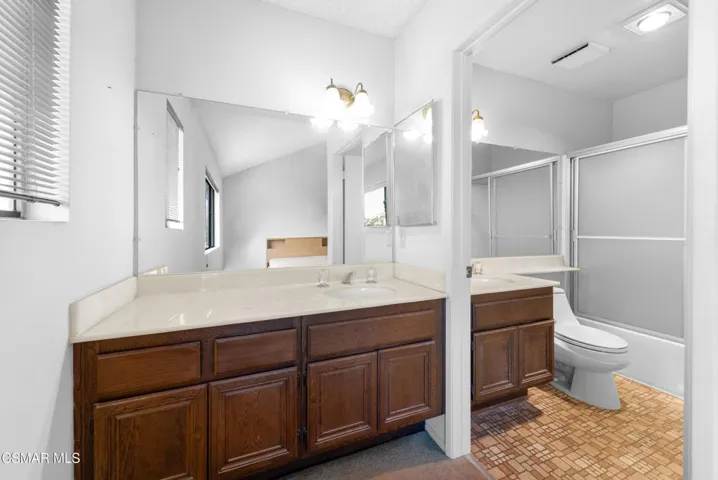 21145 Lassen St Chatsworth-17