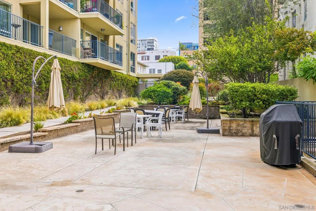 2568 Albatross St 5k, San Diego, California 92101 home-pic-19