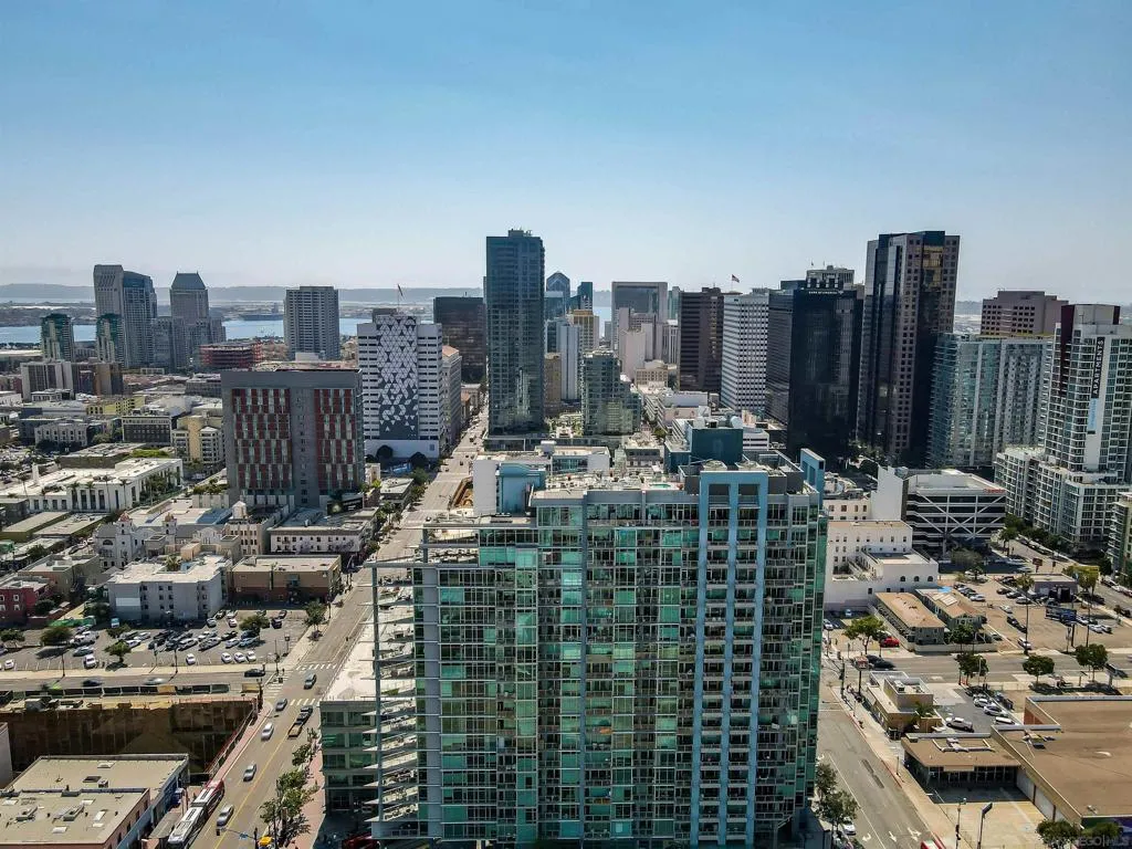 1080 Park Blvd 408, San Diego, California 92101 home-pic-20