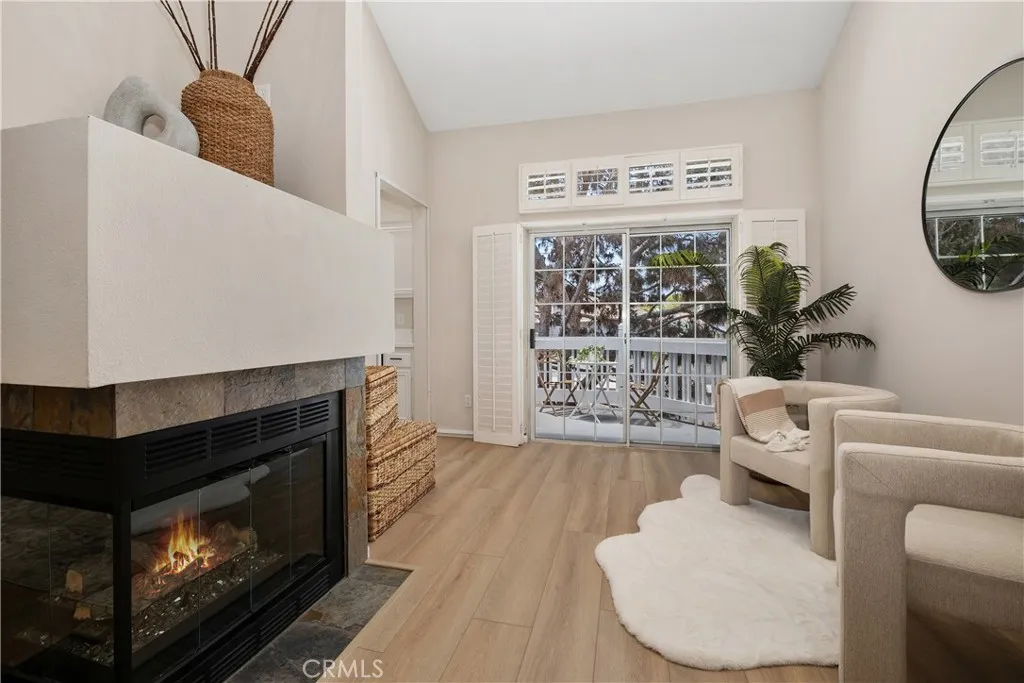 20171 Sealpoint Lane 207, Huntington Beach, California 92646 home-pic-7