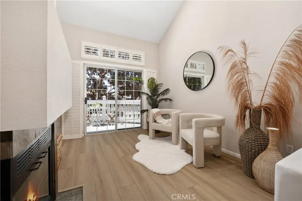 20171 Sealpoint Lane 207, Huntington Beach, California 92646 home-pic-6