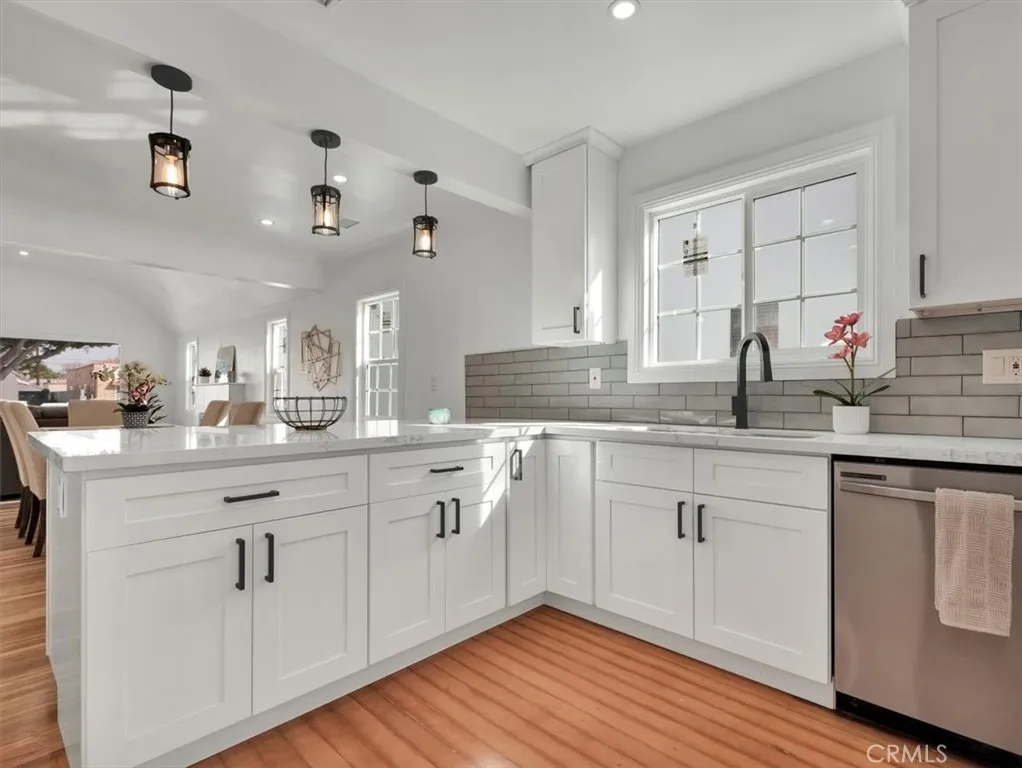 7827 S Hobart Boulevard, Los Angeles, California 90047 home-pic-20