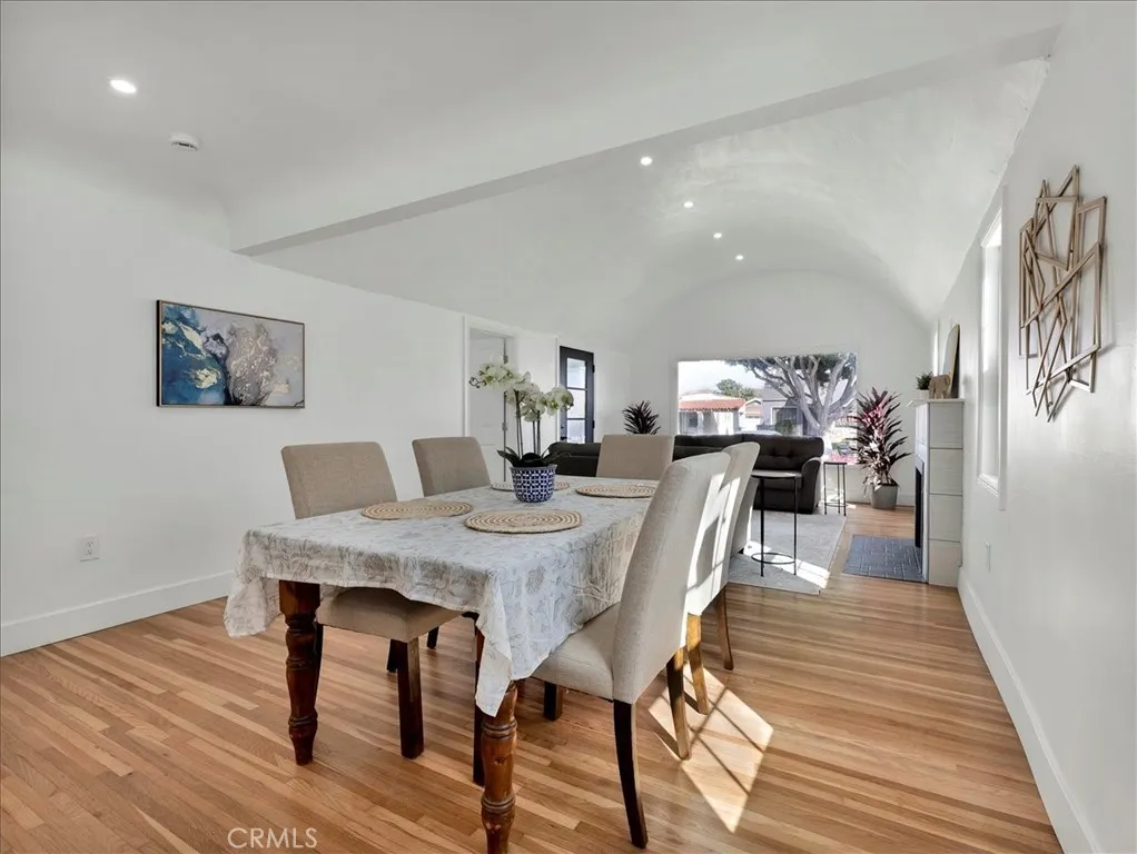 7827 S Hobart Boulevard, Los Angeles, California 90047 home-pic-9