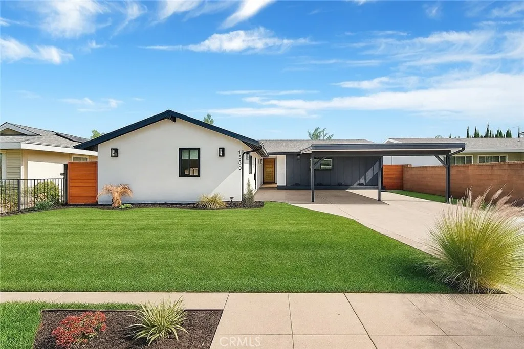 16052 Bahama Street, North Hills, California 91343, 4 Bedrooms Bedrooms, ,3 BathroomsBathrooms,Residential,For Sale,Bahama,BB25124385