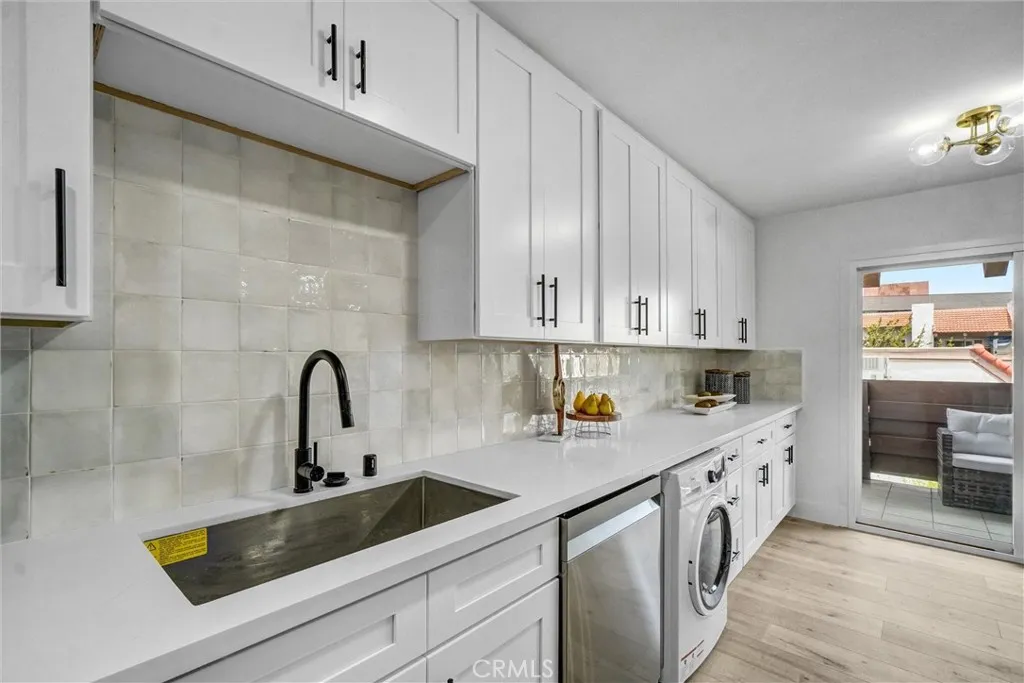 17562 Vandenberg Lane 12, Tustin, California 92780 home-pic-28