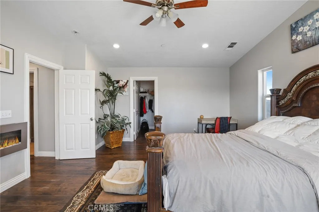 7755 7th Street, Phelan, California 92371 home-pic-17