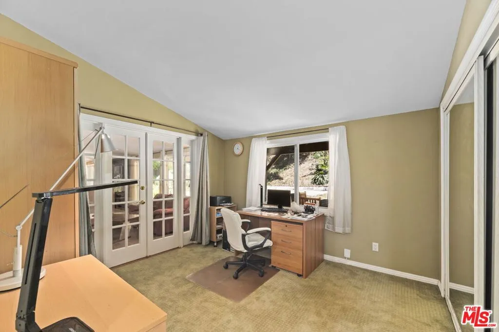 20315 Clark Street, Woodland Hills, California 91367 home-pic-9