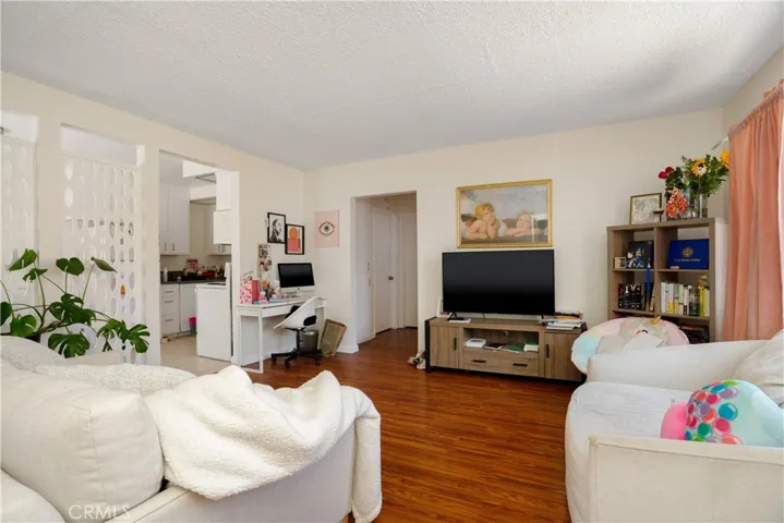 2615 Curtis Avenue, Redondo Beach, California 90278