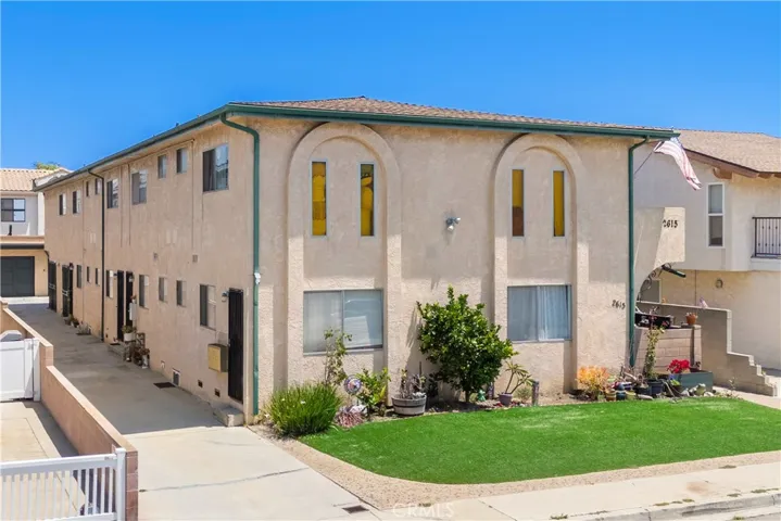 2615 Curtis Avenue, Redondo Beach, California 90278