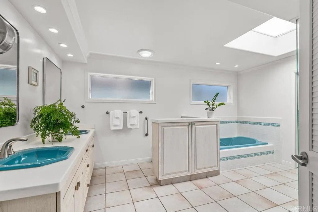 3366 Bayside Walk, San Diego, California 92109 home-pic-19