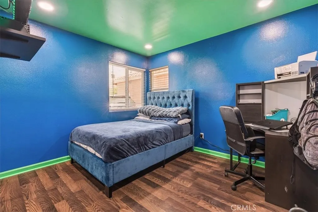 1352 Whiteoak Road, Colton, California 92324 home-pic-17