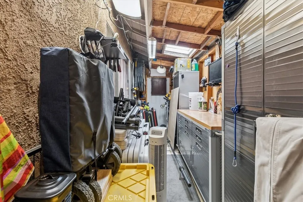 1352 Whiteoak Road, Colton, California 92324 home-pic-30