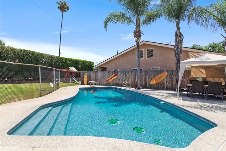 14740 Broadway, Whittier, California 90604