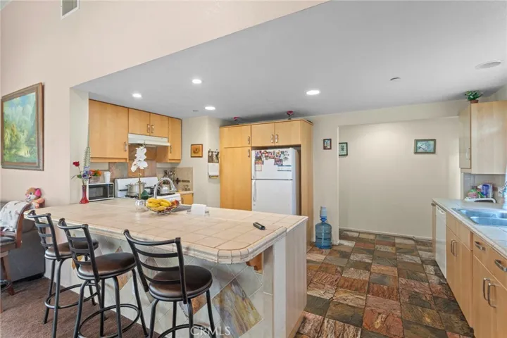 14740 Broadway, Whittier, California 90604