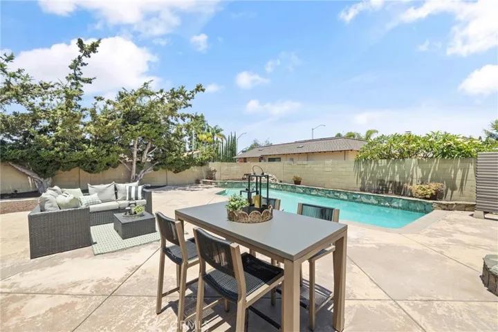 25521 Rhoda Drive, Mission Viejo, California 92691
