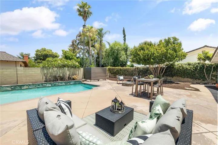 25521 Rhoda Drive, Mission Viejo, California 92691