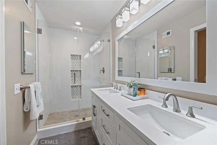 25521 Rhoda Drive, Mission Viejo, California 92691