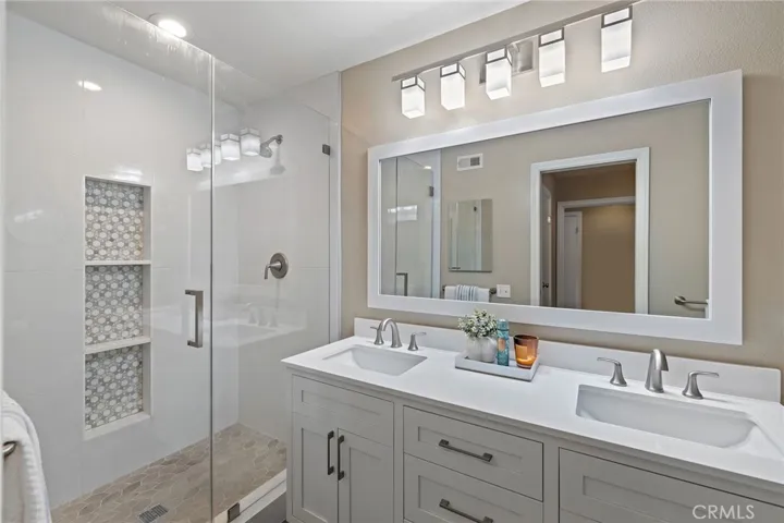 25521 Rhoda Drive, Mission Viejo, California 92691