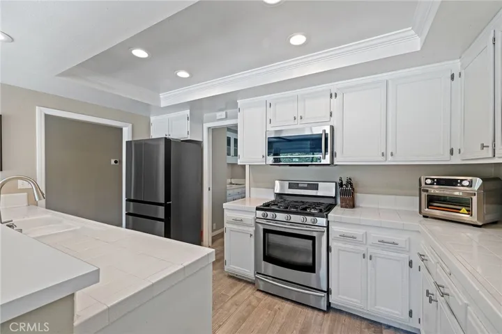 25521 Rhoda Drive, Mission Viejo, California 92691