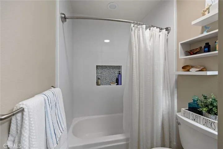 25521 Rhoda Drive, Mission Viejo, California 92691