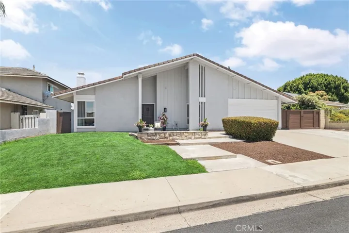 Welcome to 25521 Rhoda Dr.