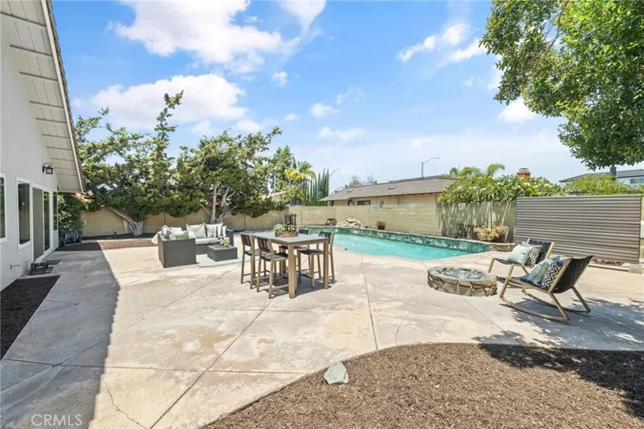 25521 Rhoda Drive, Mission Viejo, California 92691