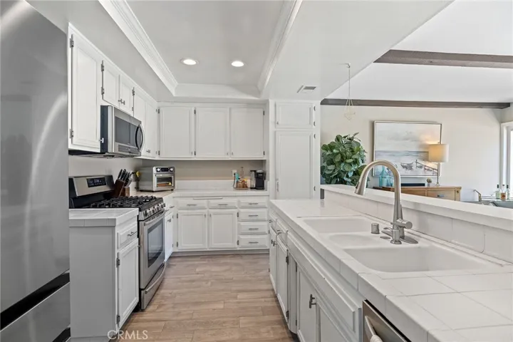 25521 Rhoda Drive, Mission Viejo, California 92691