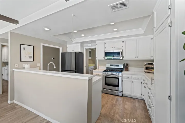 25521 Rhoda Drive, Mission Viejo, California 92691