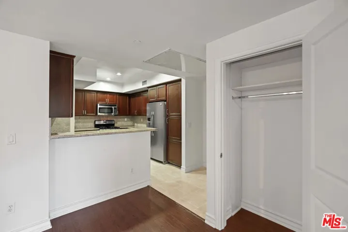 1212 Mcclellan Ph3, Los Angeles, California 90025
