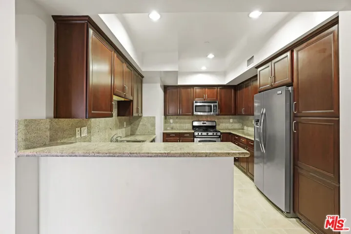 1212 Mcclellan Ph3, Los Angeles, California 90025