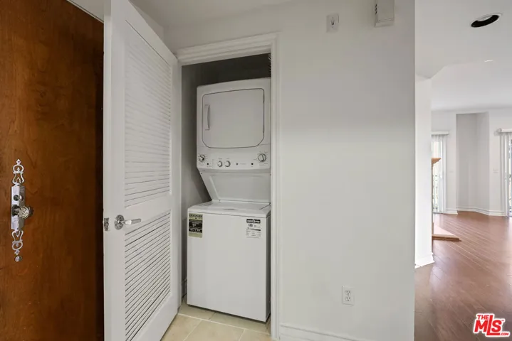 1212 Mcclellan Ph3, Los Angeles, California 90025