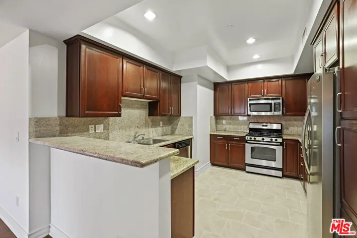 1212 Mcclellan Ph3, Los Angeles, California 90025