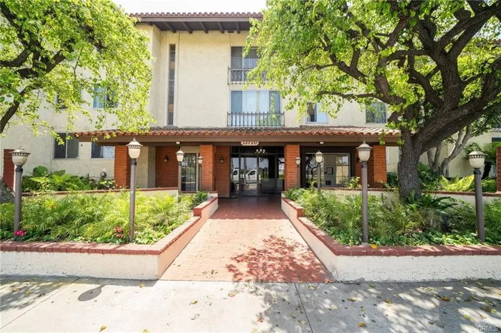 12830 Burbank Boulevard 320, Valley Village, California 91607