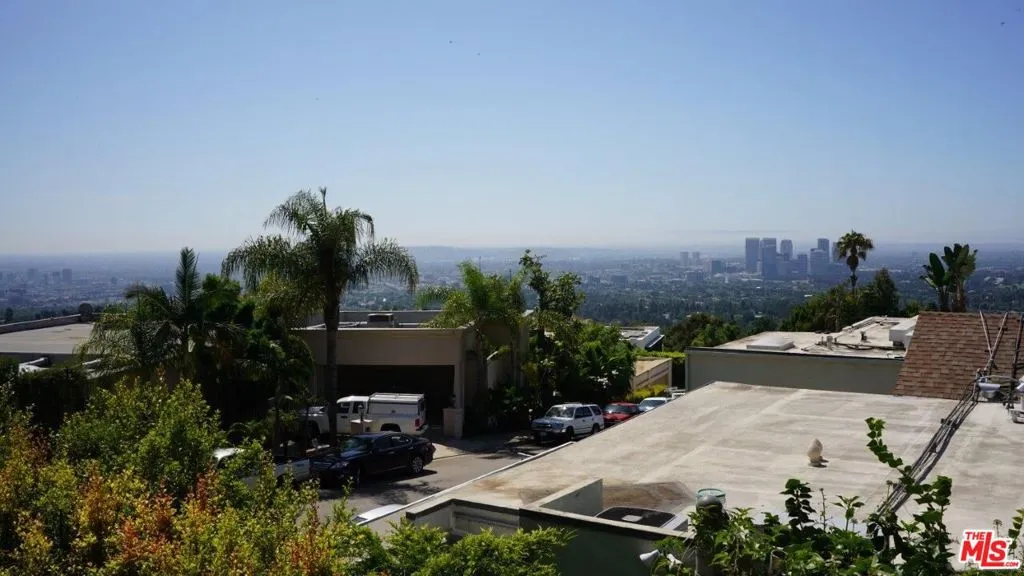 1461 Laurel Way, Beverly Hills, California 90210 home-pic-8