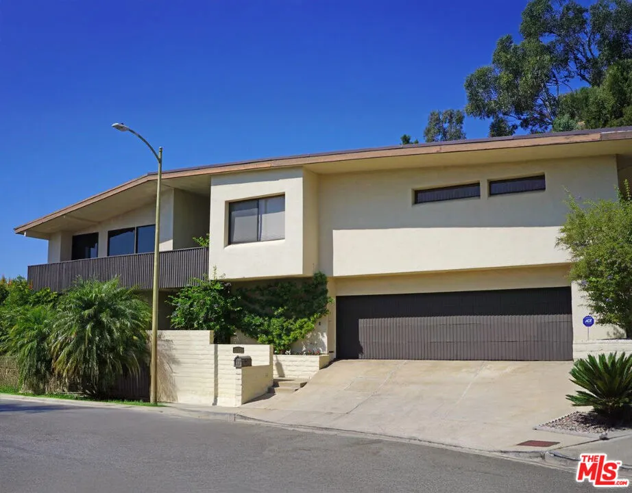 1461 Laurel Way, Beverly Hills, California 90210 home-pic-0