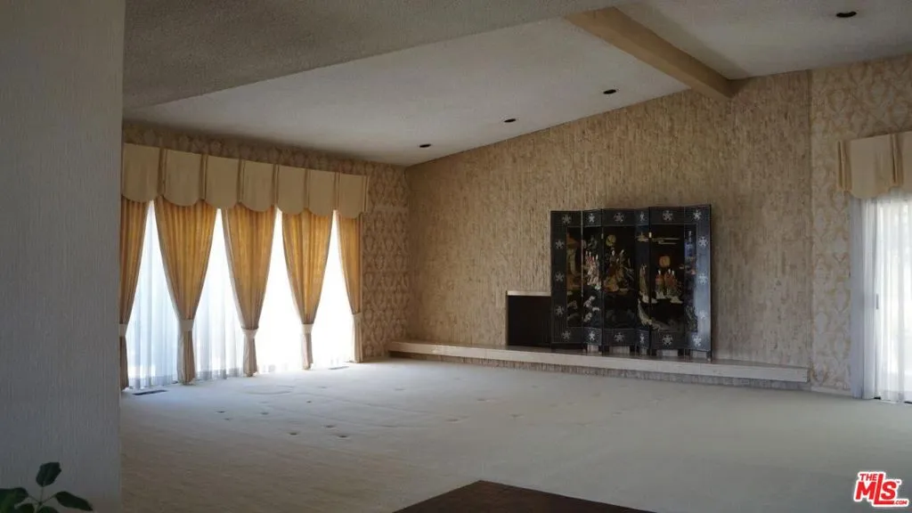 1461 Laurel Way, Beverly Hills, California 90210 home-pic-2