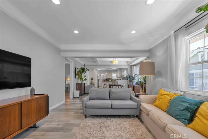 3506 10th Avenue, Los Angeles, California 90018