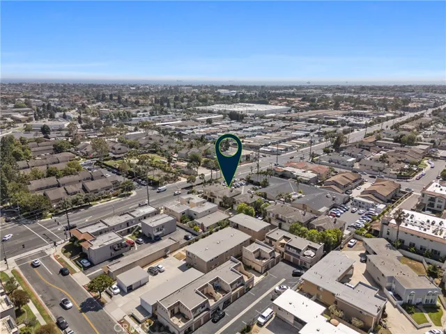 Serviced by Huntington Beach’s top-rated schools, including Huntington Beach High School.