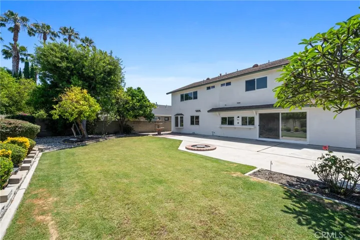 Enjoy family gatherings and BBQ’s with plenty of space!