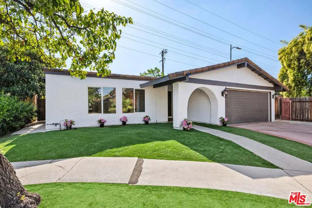 6355 Geyser Avenue, Tarzana, California 91335, 3 Bedrooms Bedrooms, ,2 BathroomsBathrooms,Residential,For Sale,Geyser,25557003