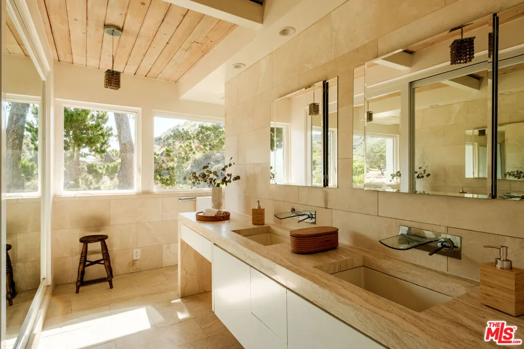 26094 Mulholland Highway, Calabasas, California 91302 home-pic-27