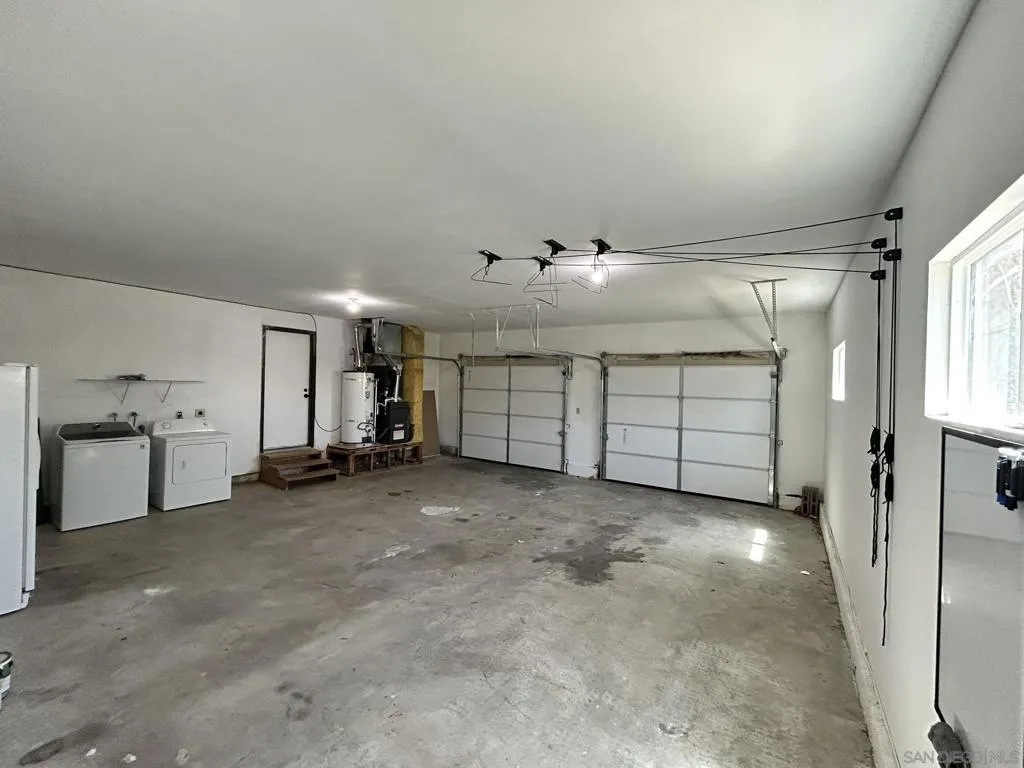 27452 Silver Lakes Pkwy, Helendale, California 92342 home-pic-16
