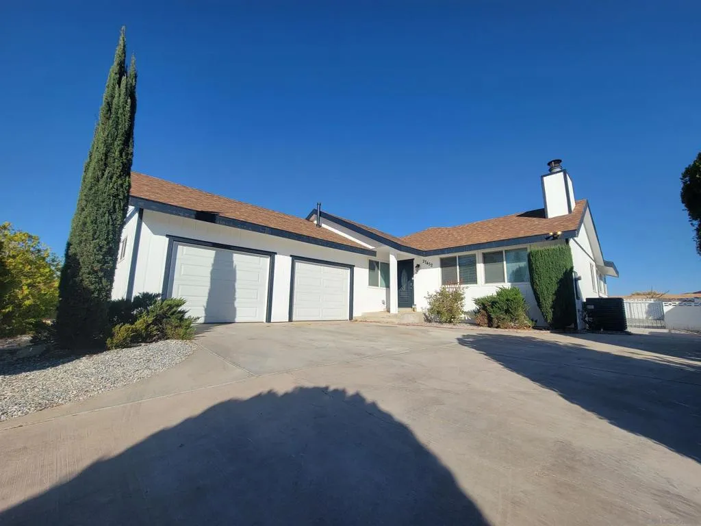27452 Silver Lakes Pkwy, Helendale, California 92342 home-pic-0