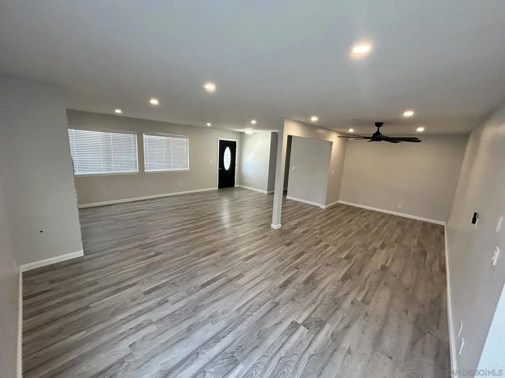 27452 Silver Lakes Pkwy, Helendale, California 92342 home-pic-5